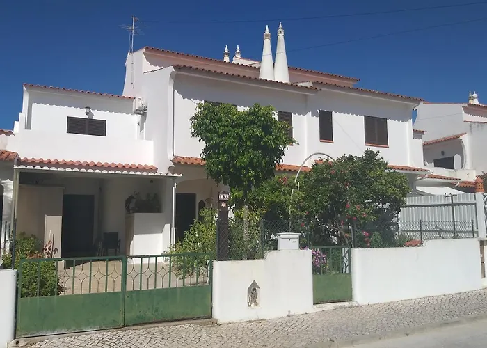 Familia Brito 3* Porches (Algarve)