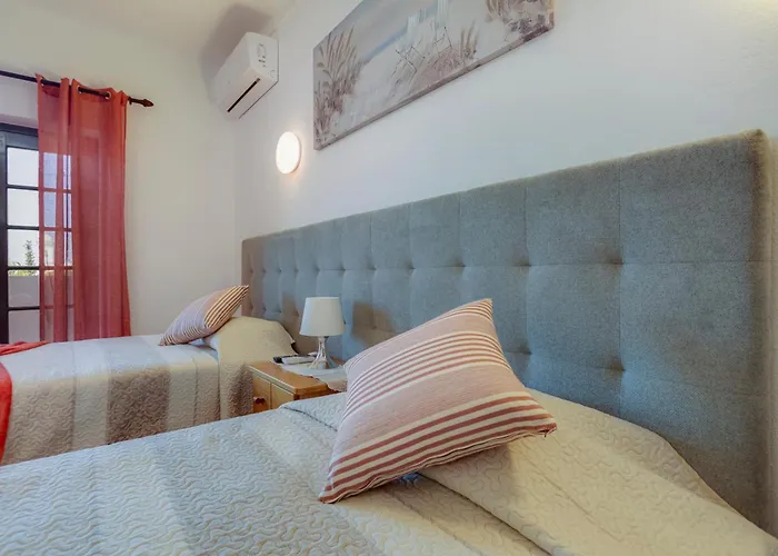 Familia Brito Guest house 3*